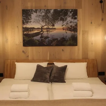 Seeufer Am Ploener Ascheberg (Schleswig-Holstein)